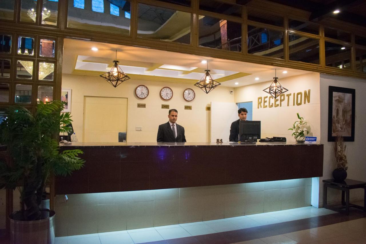 Hotel Royal Palace Rawalpindi Bagian luar foto