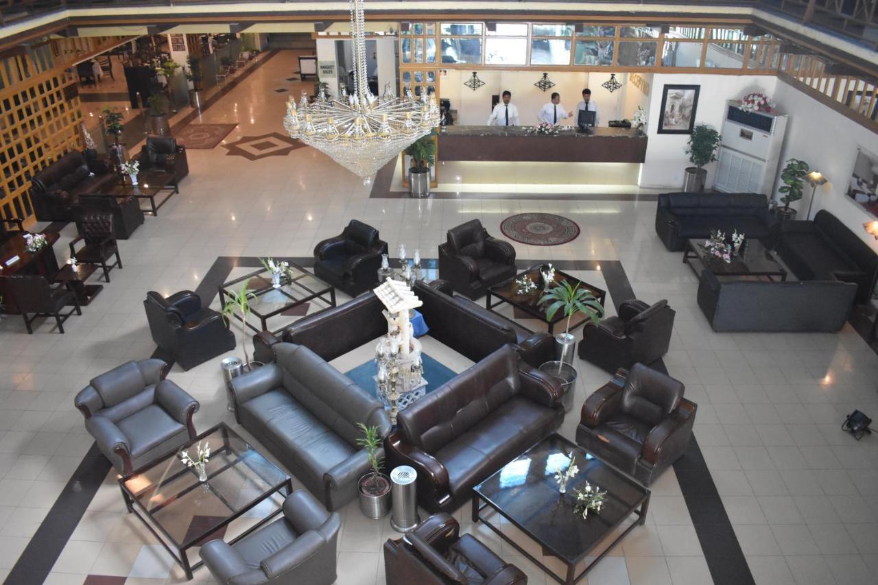 Hotel Royal Palace Rawalpindi Bagian luar foto
