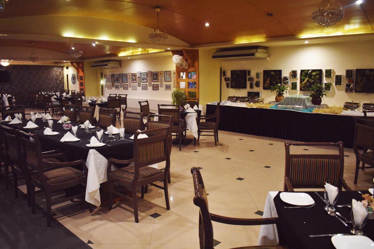 Hotel Royal Palace Rawalpindi Bagian luar foto