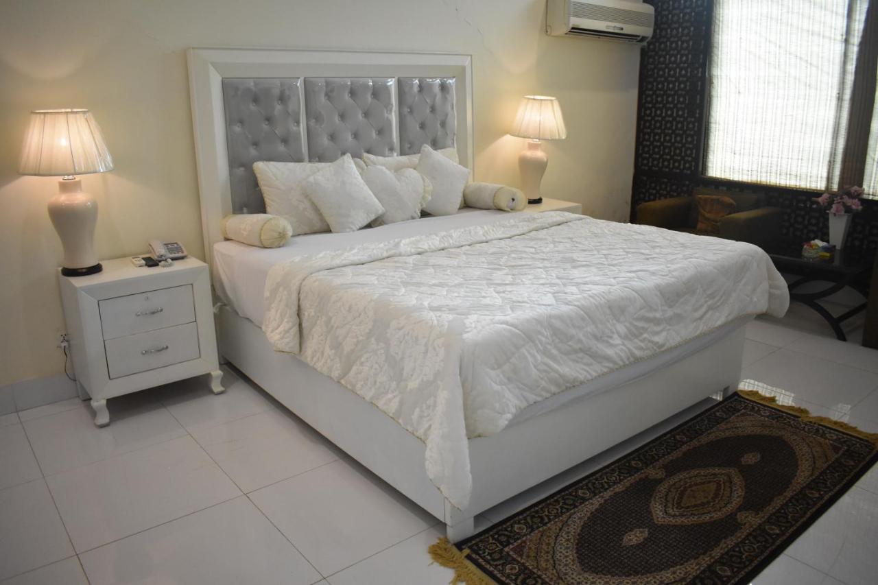 Hotel Royal Palace Rawalpindi Bagian luar foto
