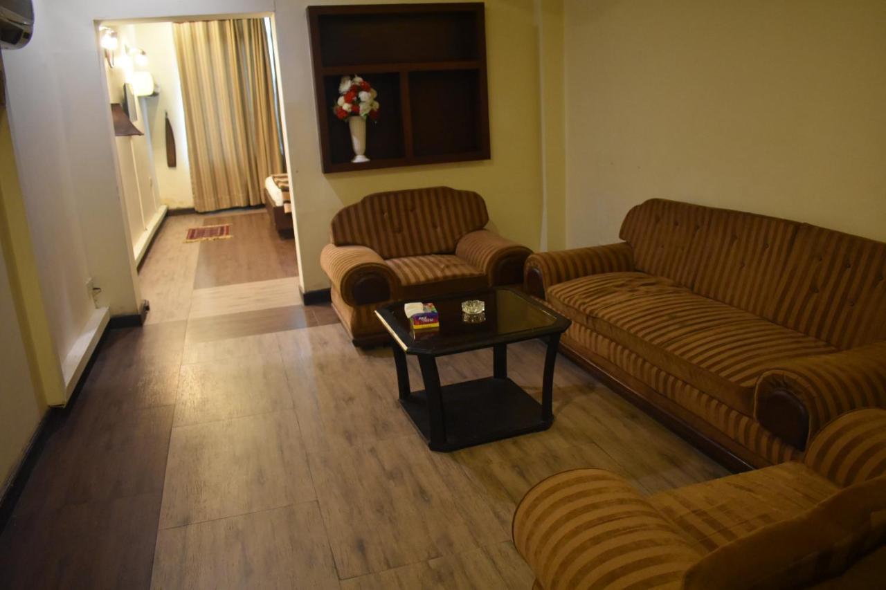 Hotel Royal Palace Rawalpindi Bagian luar foto