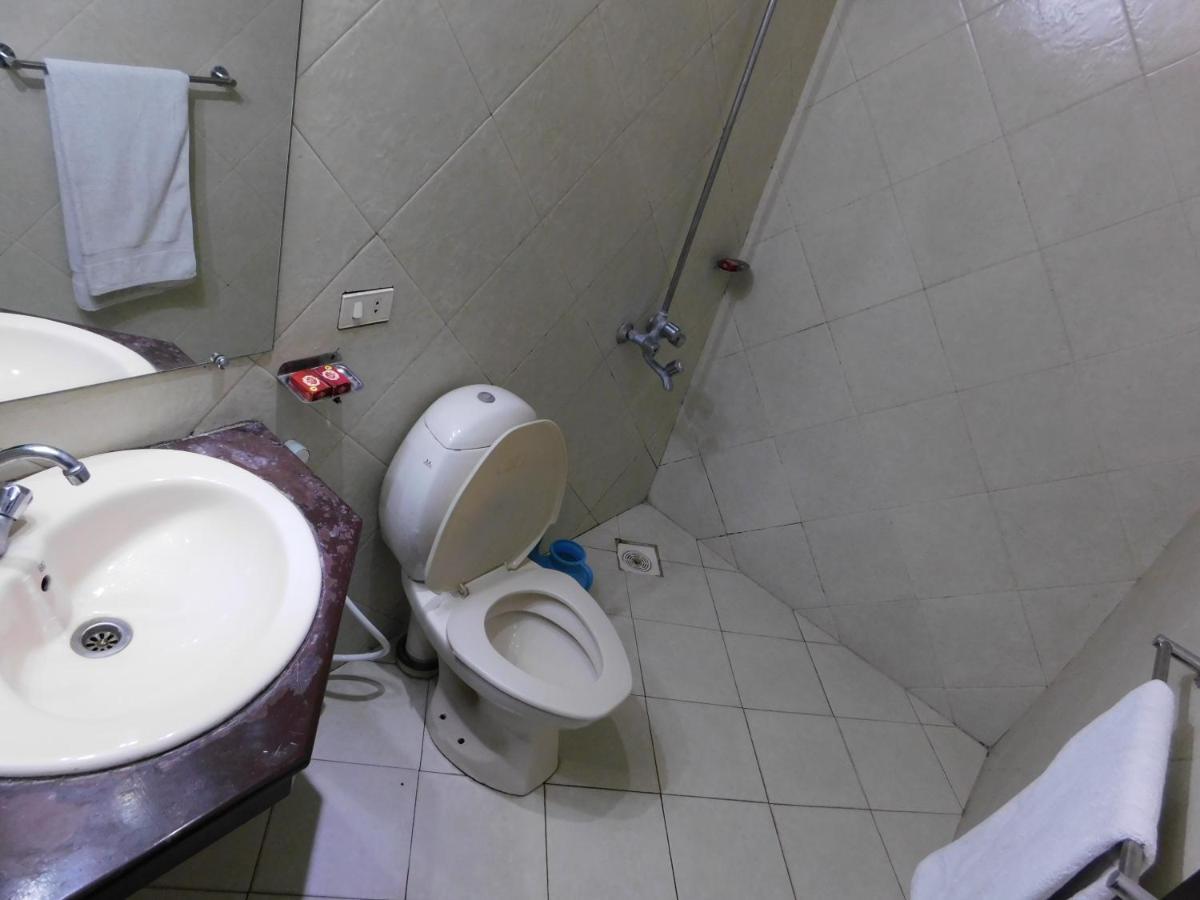 Hotel Royal Palace Rawalpindi Bagian luar foto