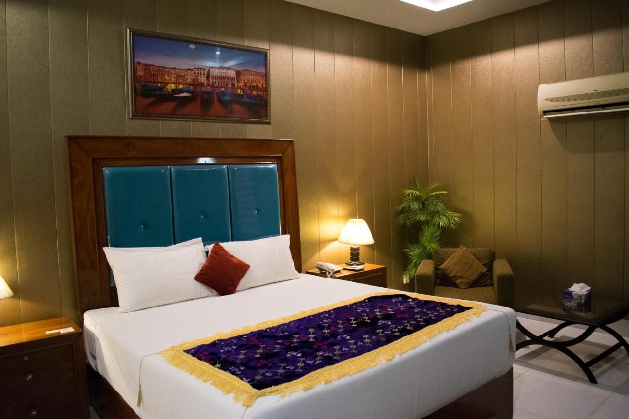 Hotel Royal Palace Rawalpindi Bagian luar foto